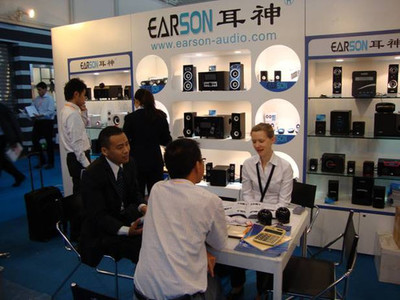 耳神多款音箱閃耀登場，引領音頻新潮流——記香港秋季電子產品展覽會